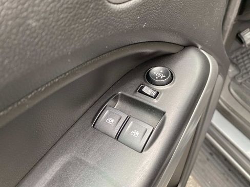 Used 2022 Chevrolet Colorado LT w/ Fleet Safety Package RWD image 17