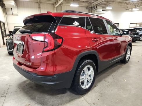 Certified 2024 GMC Terrain SLE w/ Driver Convenience Package image 3