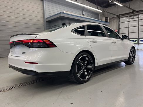 Used 2023 Honda Accord Sport image 7