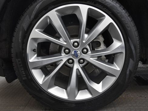 Used 2023 Ford Explorer Platinum w/ Technology Package image 8