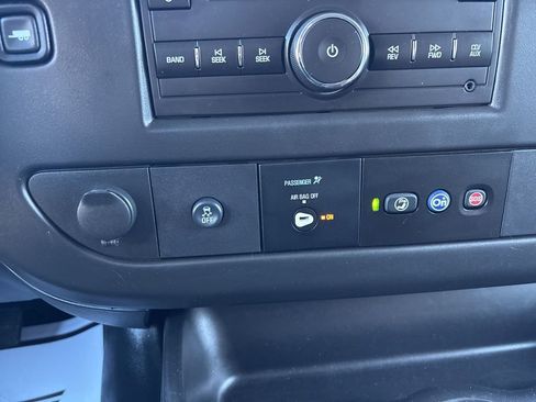 Used 2017 Chevrolet Express 3500 LT w/ LT Preferred Equipment Group image 23