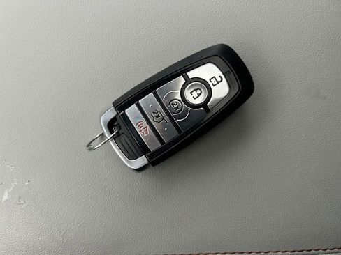 Used 2025 Ford Explorer Active w/ Active Comfort Package image 31