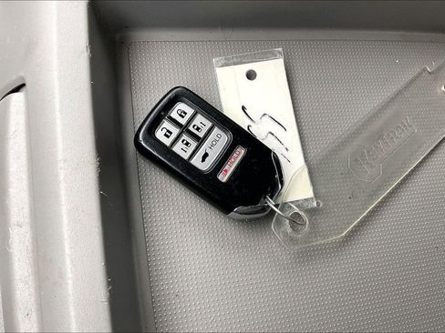 Used 2014 Honda Odyssey Touring image 36
