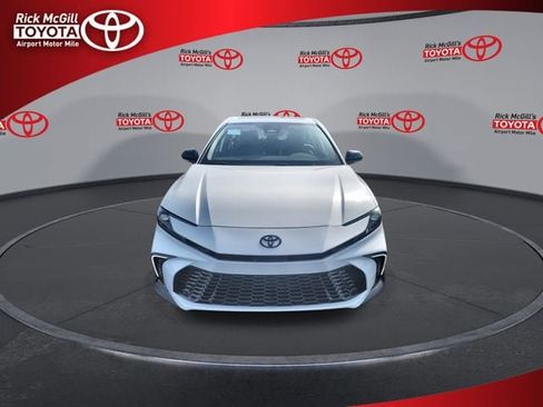 New 2026 Toyota Camry Hybrid AWD/4WD image 3