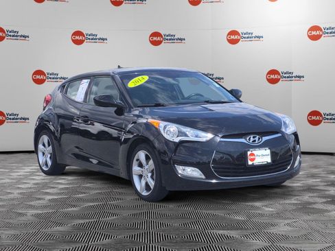 Used 2014 Hyundai Veloster w/ Style Package 02 FWD image 3
