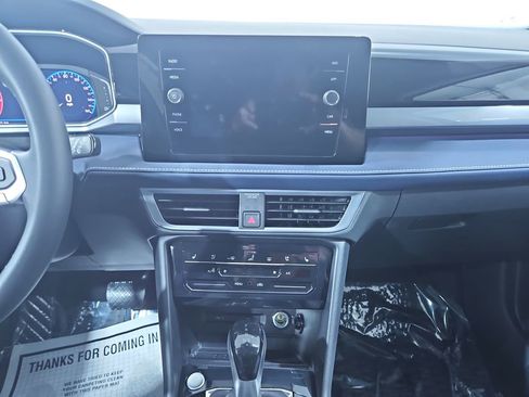 New 2025 Volkswagen Taos SEL image 18