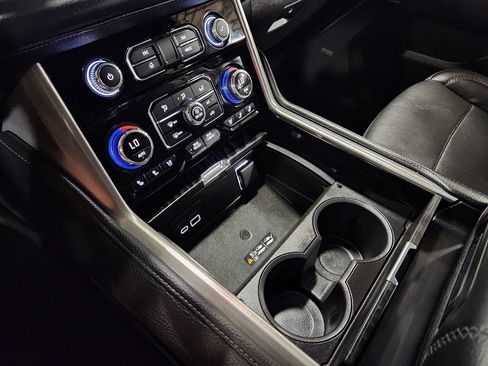 Used 2021 GMC Yukon Denali w/ Denali Premium Package AWD/4WD image 41