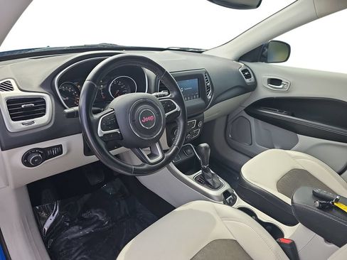 Used 2019 Jeep Compass Latitude w/ Popular Equipment Group FWD image 16