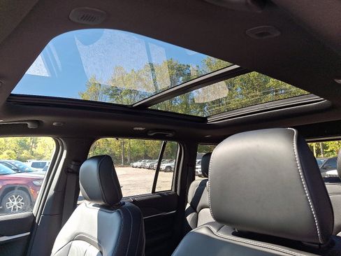 New 2025 Jeep Grand Cherokee Limited image 9