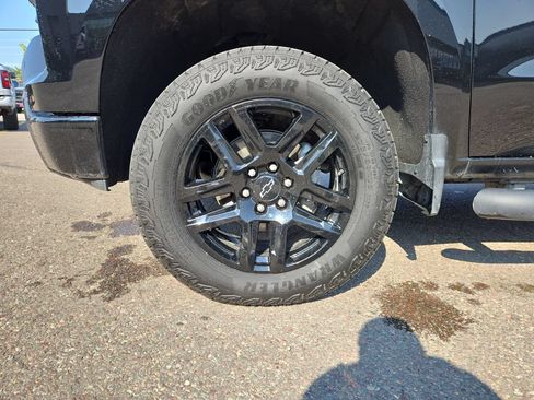 Used 2022 Chevrolet Silverado 1500 LT Trail Boss w/ LT Trail Boss Premium Package AWD/4WD image 10
