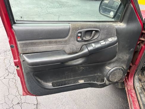 Used 2001 GMC Sonoma SLS w/ Convenience Group image 28