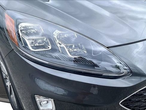 Used 2020 Ford Escape Titanium w/ Titanium Premium Package 2.0 AWD/4WD image 30