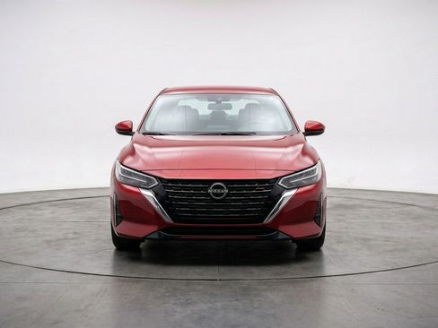 Used 2025 Nissan Sentra SV image 2