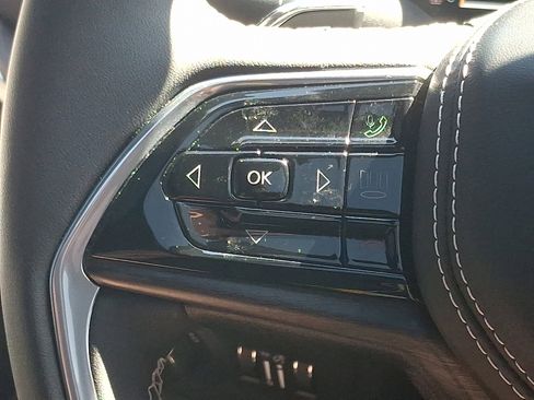 Used 2024 Jeep Grand Cherokee Overland AWD/4WD image 23