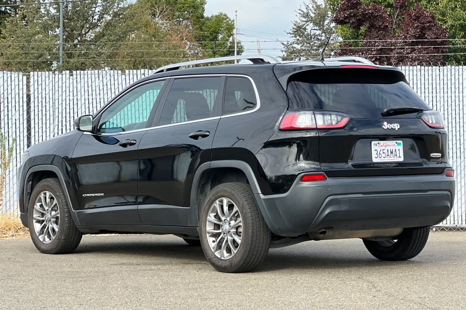 Used 2019 Jeep Cherokee Latitude Plus FWD image 5