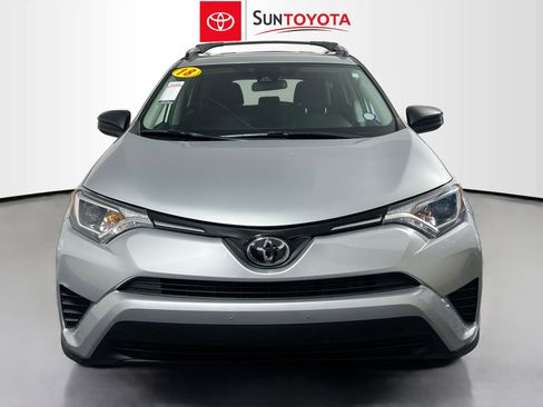 Used 2018 Toyota RAV4 LE image 9