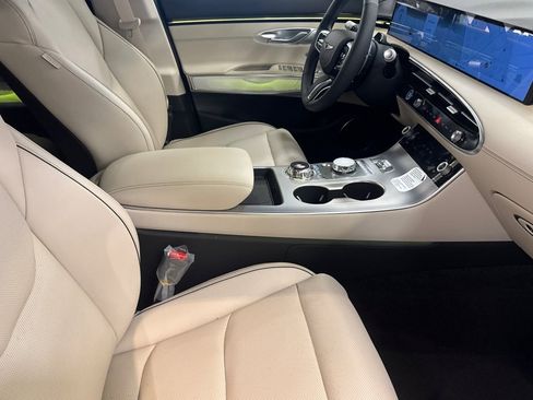 New 2026 Genesis GV70 2.5T Advanced AWD/4WD image 16
