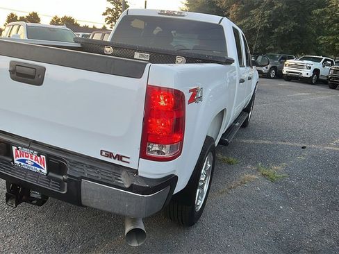 Used 2014 GMC Sierra 2500 SLE w/ SLE Preferred Package image 5