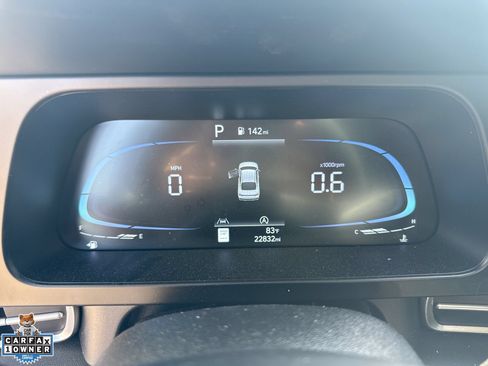 Used 2024 Hyundai Elantra SE FWD image 11