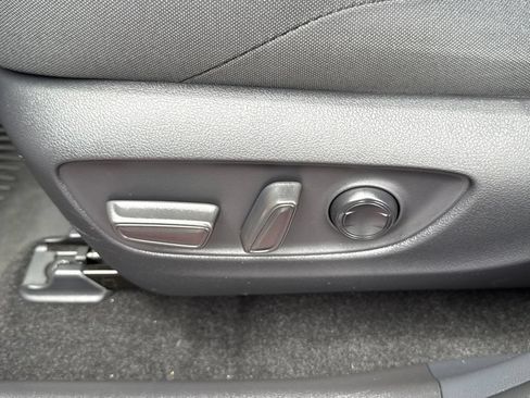 Certified 2024 Toyota Venza LE AWD/4WD image 21