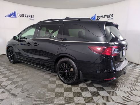 Used 2024 Honda Odyssey Sport image 3