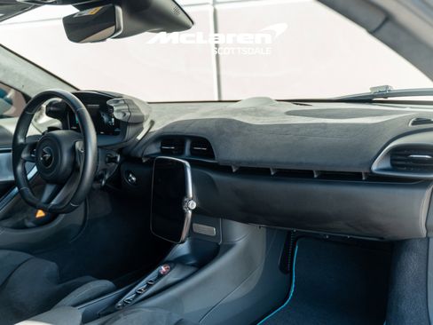 Used 2023 McLaren Artura image 28