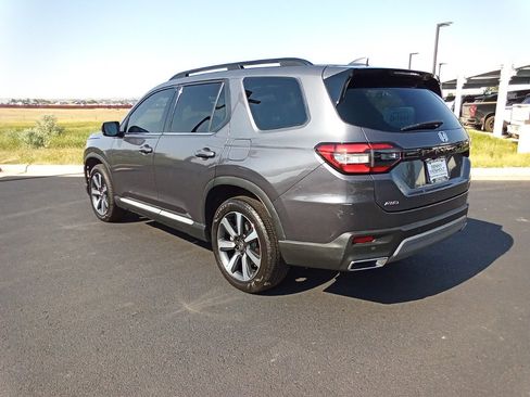 Certified 2025 Honda Pilot Touring image 5