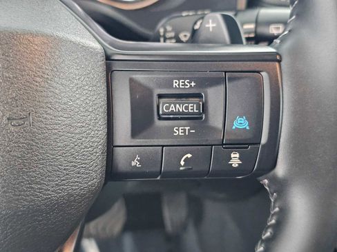 Used 2025 Nissan Rogue SV w/ SV Premium Package image 28