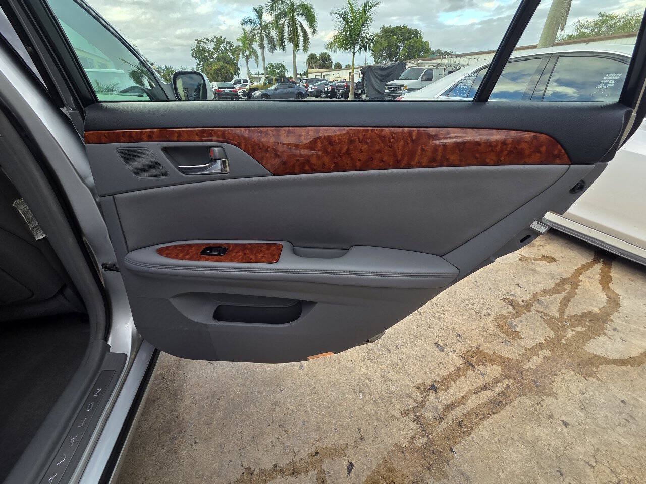 Used 2007 Toyota Avalon XLS FWD image 19