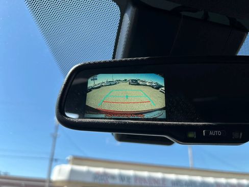 Used 2018 Toyota C-HR XLE FWD image 21