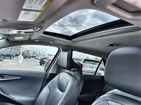 Used 2023 Kia Niro SX image 20