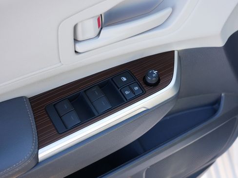 Used 2021 Toyota Sienna LE image 19