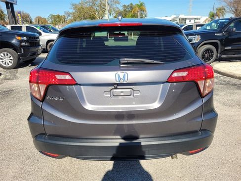 Used 2018 Honda HR-V LX image 11