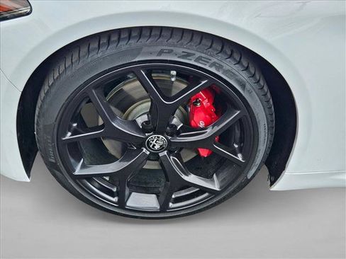 Used 2020 Alfa Romeo Giulia w/ Nero Edizione RWD image 22