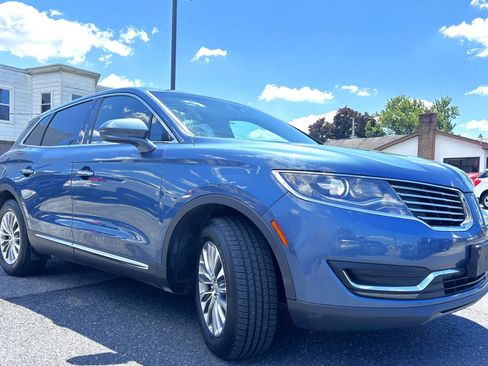 Used 2018 Lincoln MKX Select w/ Select Plus Package AWD/4WD image 3