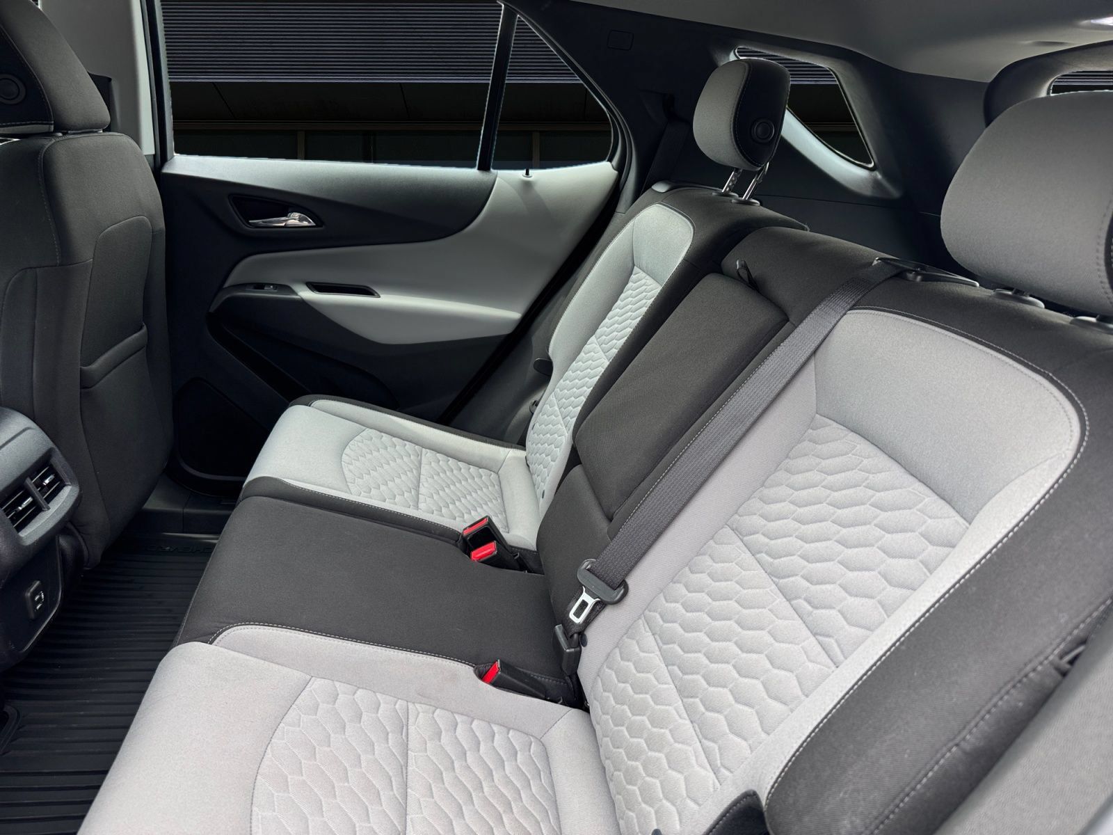 Used 2019 Chevrolet Equinox LS FWD image 15