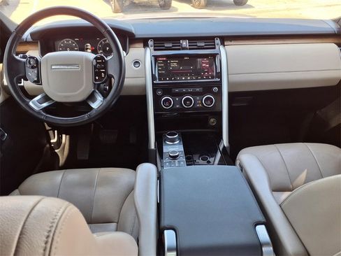 Used 2019 Land Rover Discovery HSE image 18