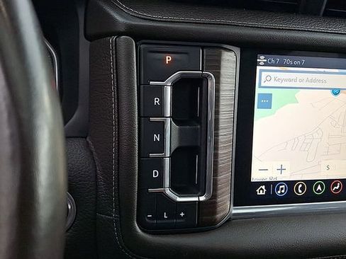 Used 2021 GMC Yukon Denali w/ Denali Ultimate Package AWD/4WD image 25
