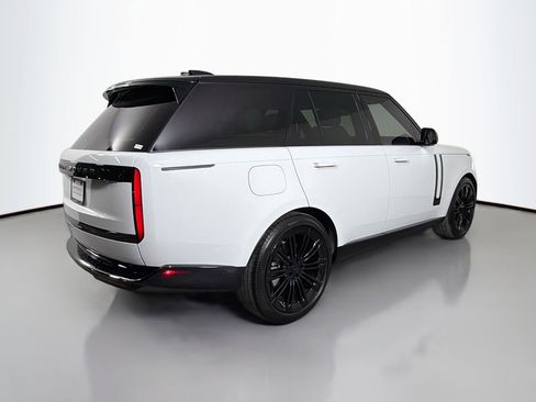Used 2026 Land Rover Range Rover SE image 5