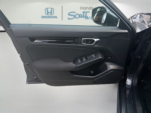 Certified 2025 Honda Civic Sport image 19