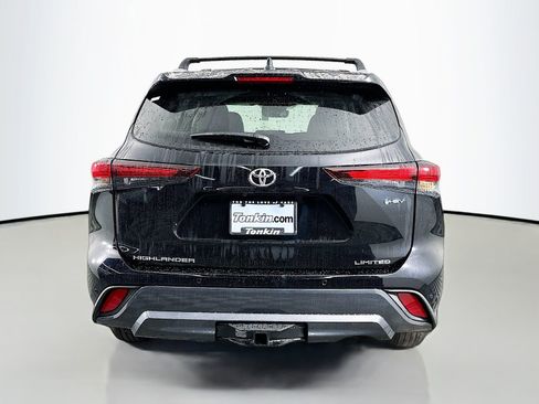 New 2026 Toyota Highlander Limited image 6