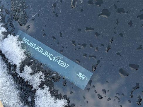 Used 2022 Ford EcoSport SE w/ SE Convenience Package image 16