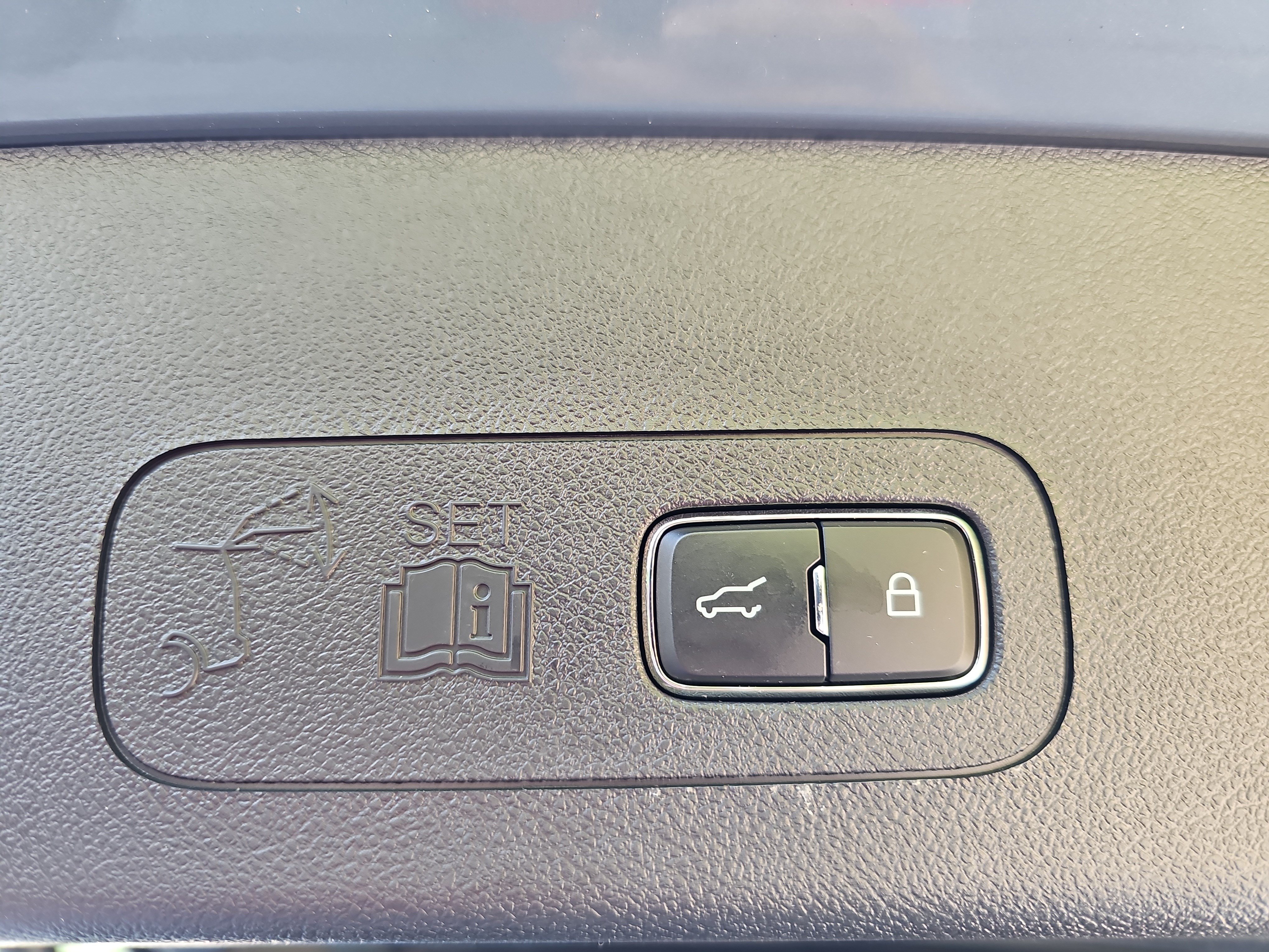 Used 2026 Lincoln Aviator Reserve AWD/4WD image 15