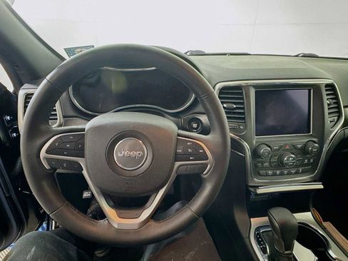 Used 2018 Jeep Grand Cherokee Limited image 9