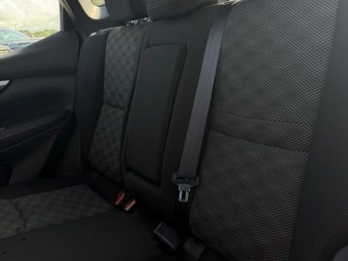 Used 2017 Nissan Rogue Sport SV FWD image 14