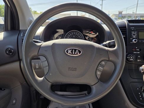 Used 2010 Kia Sedona LX FWD image 20