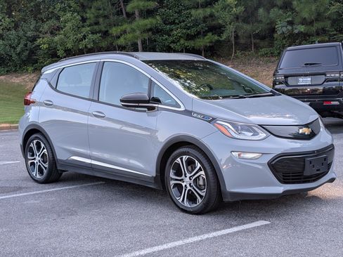 Used 2019 Chevrolet Bolt Premier w/ Infotainment Package FWD image 11