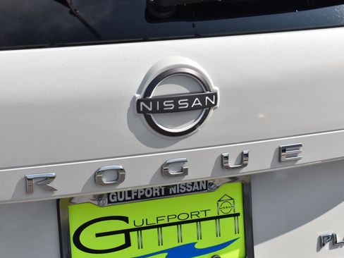 Used 2023 Nissan Rogue Platinum w/ Platinum Premium Package FWD image 8