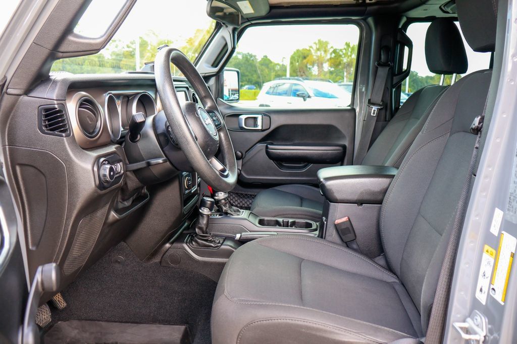 Used 2018 Jeep Wrangler Unlimited Sport AWD/4WD image 9