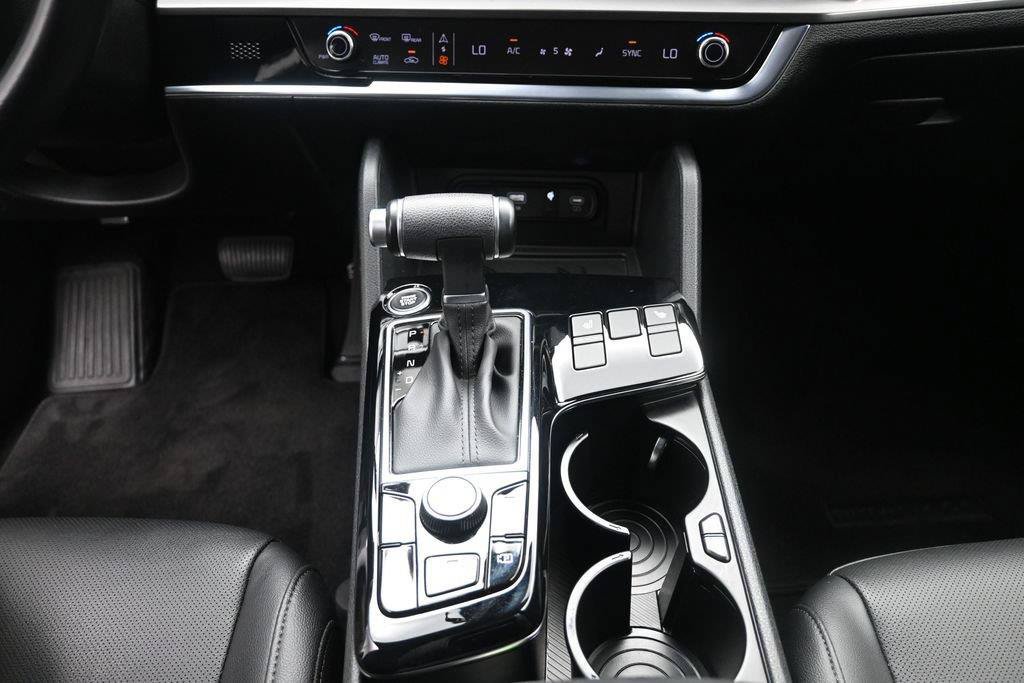 Used 2025 Kia Sportage EX FWD image 13